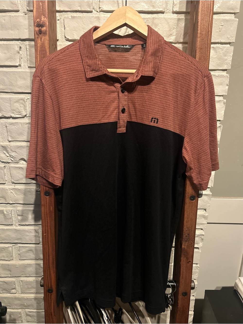 Travis Mathew RIVERBANK Men’s Size M Red/Black Golf Polo Shirt Pima Cotton